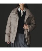【23区/NIJYUSANKU】の【Oggi掲載】シレータフタ ハイネック ショート ダウンコート グレージュ系|ID: prp329100004763010 ipo3291000000035378176