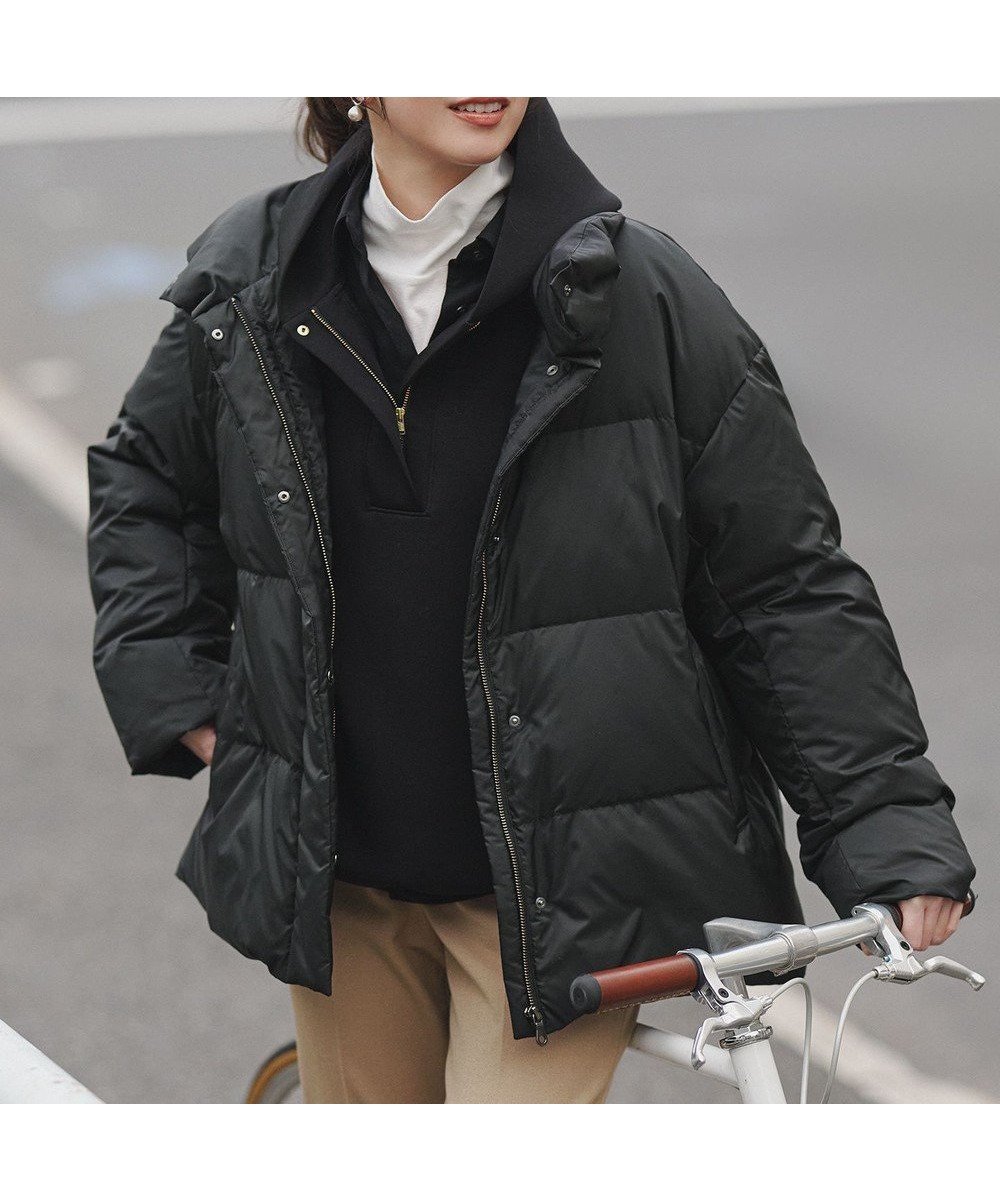 【23区/NIJYUSANKU】の【Oggi掲載】シレータフタ ハイネック ショート ダウンコート 人気、トレンドファッション・服の通販 founy(ファニー) 　雑誌掲載アイテム　Magazine Picks & Fashion Features　ファッション雑誌　Fashion Magazines　ヴェリィ　VERY　オッジ　Oggi　ファッション　Fashion　レディースファッション　Fashion for Women　アウター　Coat / Outerwear Collection　コート・ロングコート・ピーコート　Long Coats, Peacoats & More　レディースジャケット・軽アウター　Jackets　ダウンジャケット・軽量ダウン　Warm & Lightweight Down Jackets　1月号　January Issue　洗える　Machine Washable　コンパクト　Compact, Small Size　軽量　Lightweight, Ultra Light　12月号　December Issue　ショート　Short, Short Length　ジャケット　Jacket, Outerwear　雑誌　Magazine, Fashion Magazine　タフタ　Taffeta, Structured Fabric　ダウン　Down, Puffer　トレンド　Trend, Trending Now　定番　Standard, Basic Item　ハイネック　High Neck, Mock Neck　バランス　Balance, Style Balance　フェザー　Feather, Feather Detail　フレア　Flare, Flared　フロント　Front, Front Design　防寒　Cold Protection, Winter-Ready　ミドル　Middle Length, Mid Height　リュクス　Luxury, Elegant, High-End, Chic　 other-1|ID: prp329100004763010 ipo3291000000035544643