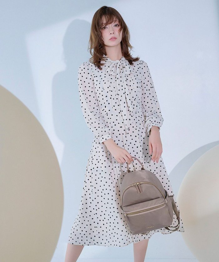 【トッカ/TOCCA】の【八木アリサさん着用】【消臭】PROMISE RIBBON ROSETTE ドット柄ドレス インテリア・キッズ・メンズ・レディースファッション・服の通販 founy(ファニー) https://founy.com/ ファッションモデル・俳優・女優 Models 女性 Women 八木アリサ Yagi Arisa ファッション Fashion レディースファッション Fashion for Women ワンピース Dresses フォーマル・パーティードレス・結婚式用ドレス Elegant & Casual Dresses ギャザー Gathered, Ruffled セレモニー Ceremony ドット Polka Dot, Dot Pattern ドレス Dress, One-Piece フィット Fit, Slim Fit フレア Flare, Flared リボン Ribbon, Bow エレガント 上品 Elegant 夏 Summer S/S・春夏 SS, Spring/Summer, Warm Season A/W・秋冬 Autumn/Winter |ID: prp329100004763020 ipo3291000000034474131