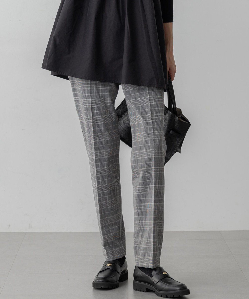【23区/NIJYUSANKU】の【先行予約/洗える】ウォームストレッチ チェック テーパード パンツ インテリア・キッズ・メンズ・レディースファッション・服の通販 founy(ファニー) ファッション Fashion レディースファッション Fashion for Women パンツ Pants & Trousers ウォーム Warm Fabric 洗える Machine Washable カットソー Cut and Sewn Top シンプル Simple, Minimal ストレッチ Stretch, Stretchy Fabric センター Center, Center Line チェック Check, Plaid, Tartan テーパード Tapered, Tapered Pants なめらか Smooth, Silky Texture バランス Balance, Style Balance ボトム Bottoms, Lower Wear 無地 Plain, Solid Color ワイド Wide, Wide Fit A/W・秋冬 Autumn/Winter 冬 Winter / This Winter エレガント 上品 Elegant 2025年 2025 2025-2026秋冬・A/W Autumn/Winter 2025–26 AW25–26 グレーチェック|ID: prp329100004763028 ipo3291000000034474164