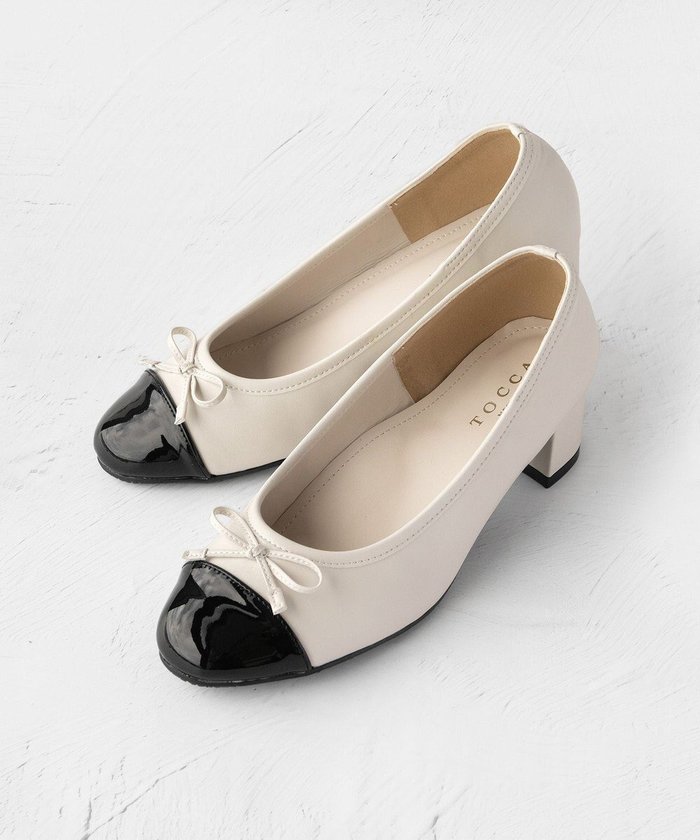 【トッカ/TOCCA】の【晴雨兼用】TINY RIBBON RAIN PUMPS レインパンプス インテリア・キッズ・メンズ・レディースファッション・服の通販 founy(ファニー) https://founy.com/ ファッション Fashion レディースファッション Fashion for Women エレガント 上品 Elegant クッション Cushion, Throw Pillow 抗菌 Antibacterial, Bacteria-Resistant フェミニン Feminine, Girly フロント Front, Front Design ブロッキング Color Blocking, Panel Design ブロック Block, Solid Block Pattern リボン Ribbon, Bow S/S・春夏 SS, Spring/Summer, Warm Season おすすめ Recommended / Our Picks 夏 Summer セレモニー Ceremony ビジネス 仕事 通勤 Business / Work / Commuting 2026年 2026 |ID: prp329100004763031 ipo3291000000034474175