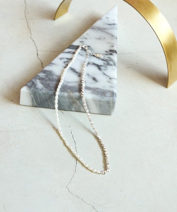 【アメリカンホリック/AMERICAN HOLIC】のパールミックスネックレス インテリア・キッズ・メンズ・レディースファッション・服の通販 founy(ファニー) https://founy.com/ ファッション Fashion レディースファッション Fashion for Women ジュエリー Jewelry ネックレス Necklaces & Pendants おすすめ Recommended / Our Picks アクセサリー Fashion Accessories アメリカン American Style スタイリッシュ Stylish, Fashionable ネックレス Necklace, Pendant Necklace パール Pearl, Pearl Accent メタル Metal, Metal Parts 軽量 Lightweight, Ultra Light |ID: prp329100004763062 ipo3291000000034474318