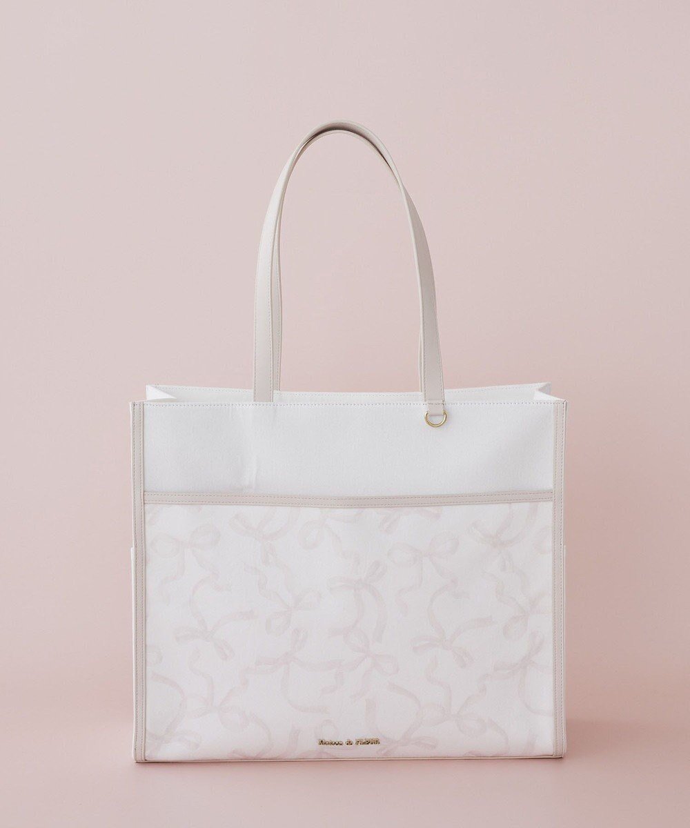 【メゾンドフルール/Maison de FLEUR】のリボンプリントスクエアトートバッグ インテリア・キッズ・メンズ・レディースファッション・服の通販 founy(ファニー) 　ファッション　Fashion　レディースファッション　Fashion for Women　バッグ　Bags　キャンバス　Canvas, Canvas Fabric　チャーム　Charm, Pendant　パイピング　Piping, Trim Design　ポケット　Pocket, Pocket Detail　ポーチ　Pouch, Small Case　リボン　Ribbon, Bow　おすすめ　Recommended / Our Picks　ビジネス 仕事 通勤　Business / Work / Commuting　Pink|ID: prp329100004763723 ipo3291000000034484676