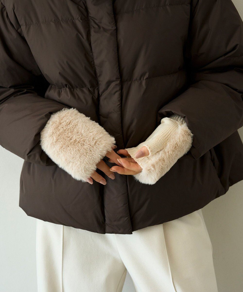 【アンフィーロ 自由区/UNFILO】のフェイクファー グローブ インテリア・キッズ・メンズ・レディースファッション・服の通販 founy(ファニー) ファッション Fashion レディースファッション Fashion for Women 手袋 Gloves & Mittens アクリル Acrylic Material ウォッシャブル Machine Washable コンビ Combo, Combination Style スマート Smart, Elegant フェイクファー Faux Fur, Imitation Fur A/W・秋冬 Autumn/Winter アイボリーファー|ID: prp329100004763754 ipo3291000000034484815