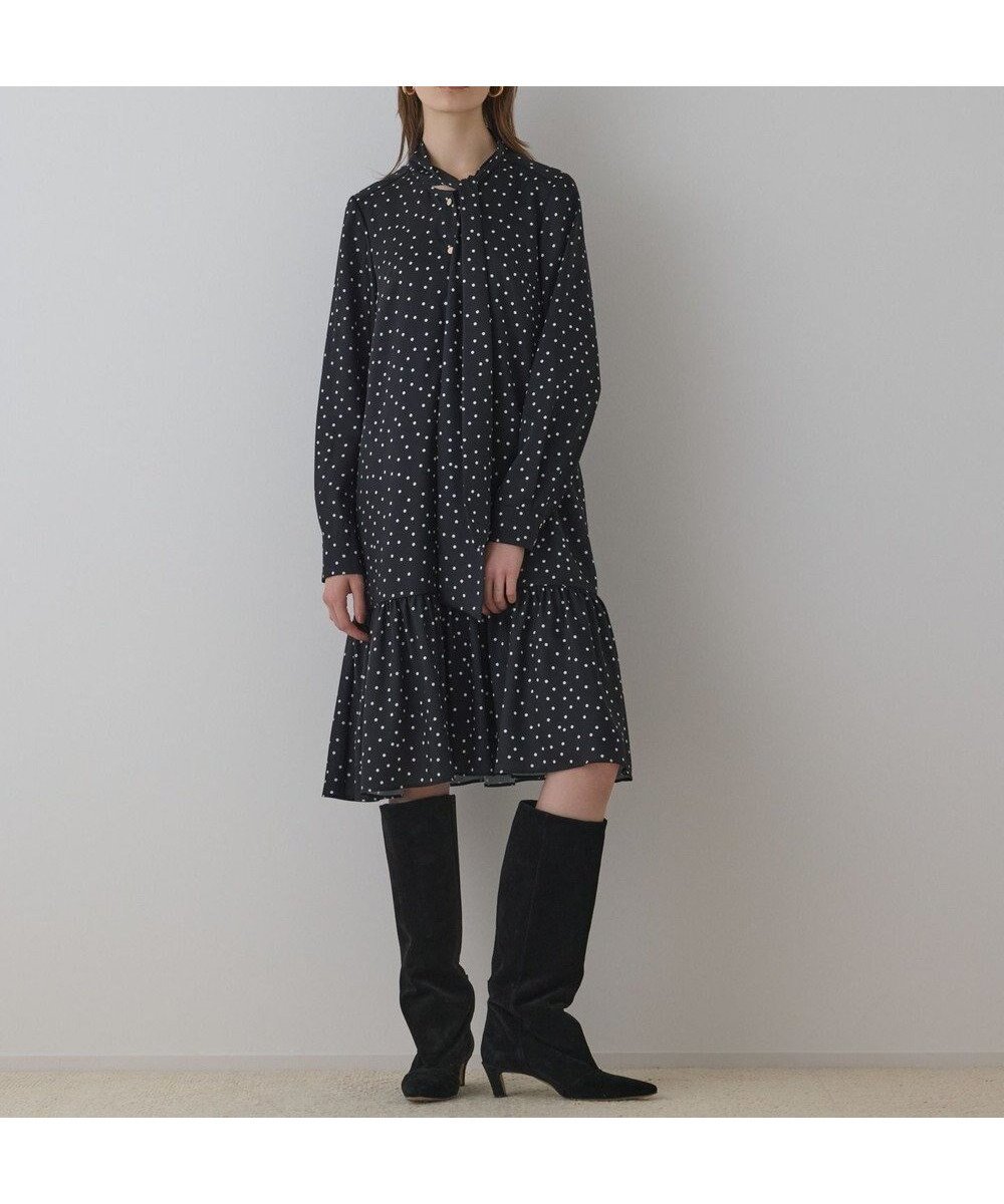 【グレース コンチネンタル/GRACE CONTINENTAL】のランダムドットボウタイワンピース インテリア・キッズ・メンズ・レディースファッション・服の通販 founy(ファニー) ファッション Fashion レディースファッション Fashion for Women ワンピース Dresses エレガント 上品 Elegant クラシカル Classical, Vintage-Inspired クラシック Classic, Timeless Style ストレート Straight, Straight Cut ツイル Twist, Twisted Detail トレンド Trend, Trending Now ドット Polka Dot, Dot Pattern メタル Metal, Metal Parts ランダム Random, Irregular A/W・秋冬 Autumn/Winter ブラック|ID: prp329100004763786 ipo3291000000034484971
