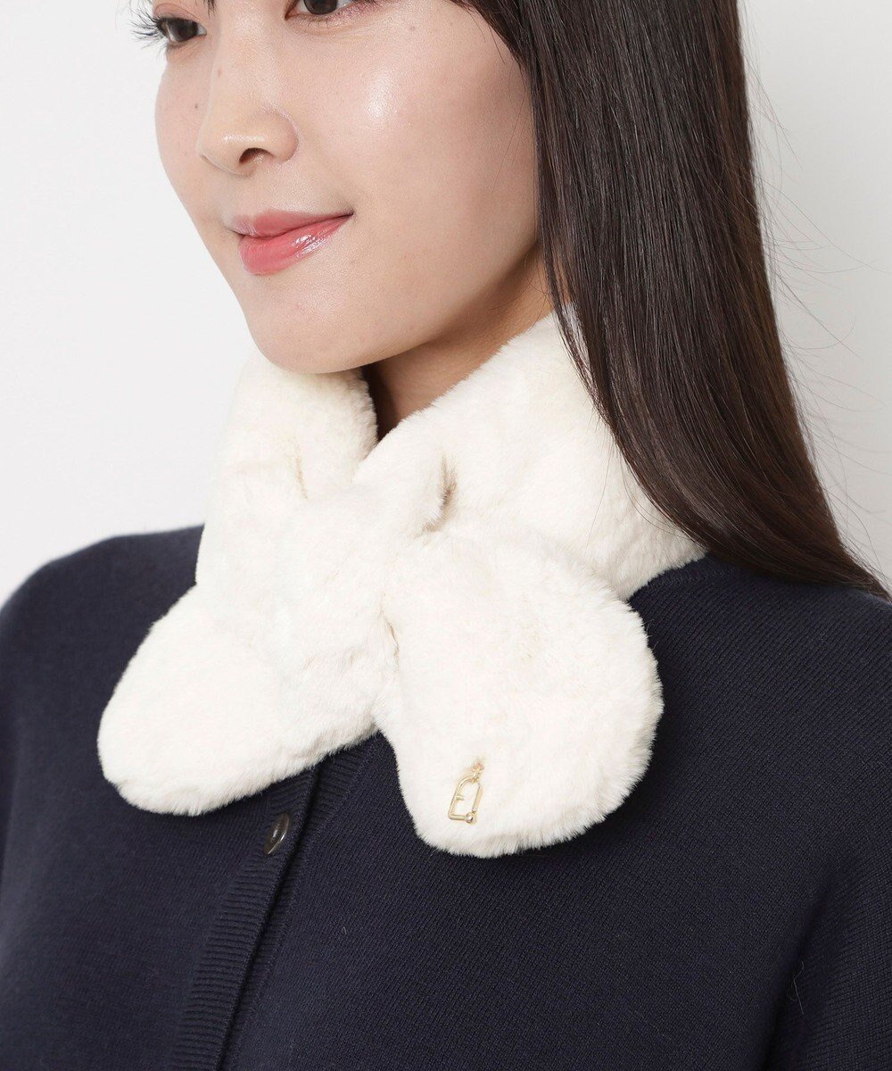 【ムーンバット/MOONBAT】のFURLA(フルラ)プチリボンマフラー アーチロゴ フェイクファー インテリア・キッズ・メンズ・レディースファッション・服の通販 founy(ファニー) ファッション Fashion レディースファッション Fashion for Women マフラー・スヌード / 冬小物の定番 Scarves & Mufflers イタリア Italy エレガント 上品 Elegant コレクション Collection, Seasonal Line スヌード Snood, Infinity Scarf スマート Smart, Elegant パターン Pattern, Design Print フェイクファー Faux Fur, Imitation Fur マフラー Scarf, Muffler リアル Real, Realistic A/W・秋冬 Autumn/Winter オフホワイト|ID: prp329100004763795 ipo3291000000034485014