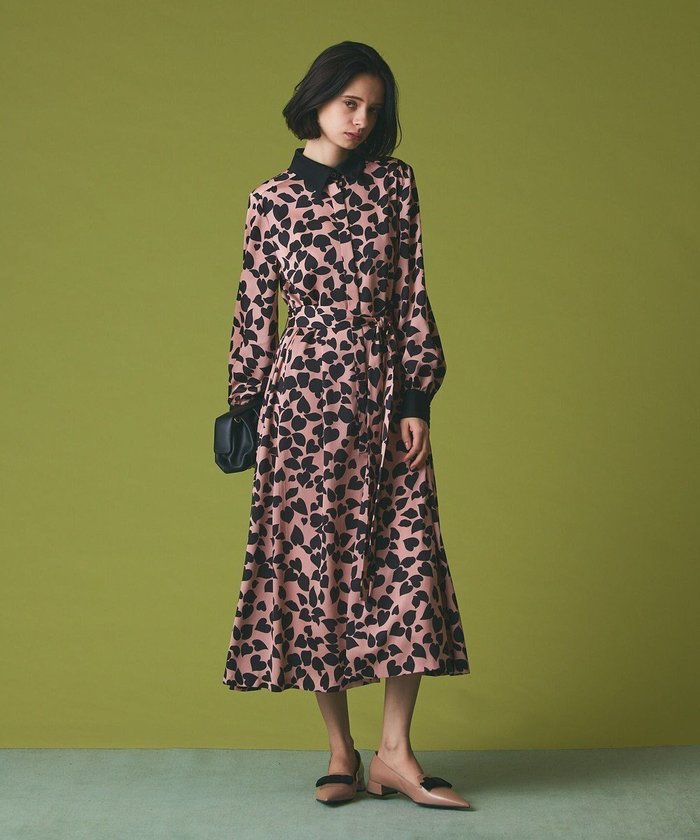 【グレース コンチネンタル/GRACE CONTINENTAL】のハートクレリックドレス インテリア・キッズ・メンズ・レディースファッション・服の通販 founy(ファニー) https://founy.com/ ファッション Fashion レディースファッション Fashion for Women ワンピース Dresses フォーマル・パーティードレス・結婚式用ドレス Elegant & Casual Dresses カフス Cuff Design クラシカル Classical, Vintage-Inspired サテン Satin, Glossy Fabric ドレス Dress, One-Piece モダン Modern, Contemporary 無地 Plain, Solid Color ランダム Random, Irregular A/W・秋冬 Autumn/Winter おすすめ Recommended / Our Picks エレガント 上品 Elegant ホリデーシーズン Holiday Season |ID: prp329100004763804 ipo3291000000034485076