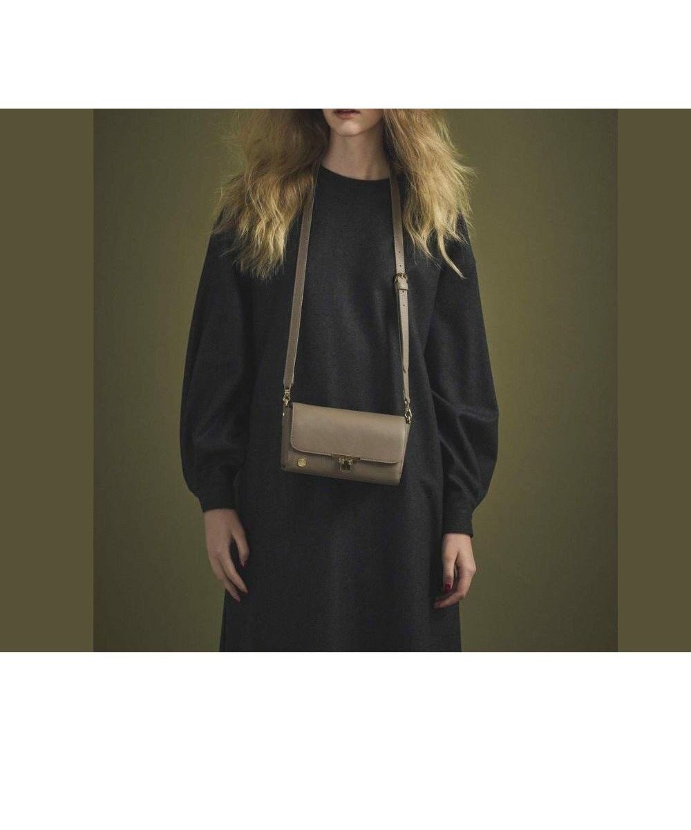 【アクセソワドゥマドモワゼルジャップ/A.D.M.J】の【牛革】クラシックアニルブリロ/ラウンドクラッチショルダー インテリア・キッズ・メンズ・レディースファッション・服の通販 founy(ファニー) 　ファッション　Fashion　レディースファッション　Fashion for Women　バッグ　Bags　コンパクト　Compact, Small Size　ショルダー　Shoulder, Shoulder Strap　ポケット　Pocket, Pocket Detail　モチーフ　Motif, Design Theme　リュクス　Luxury, Elegant, High-End, Chic　AN.BR|ID: prp329100004763813 ipo3291000000034485111