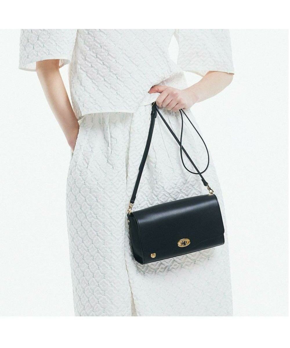 【アクセソワドゥマドモワゼルジャップ/A.D.M.J】の【牛革】ヴィッテリアルマスクエアショルダー インテリア・キッズ・メンズ・レディースファッション・服の通販 founy(ファニー) 　ファッション　Fashion　レディースファッション　Fashion for Women　バッグ　Bags　イタリア　Italy　クラシカル　Classical, Vintage-Inspired　ポケット　Pocket, Pocket Detail　モチーフ　Motif, Design Theme　NE|ID: prp329100004763859 ipo3291000000034485269