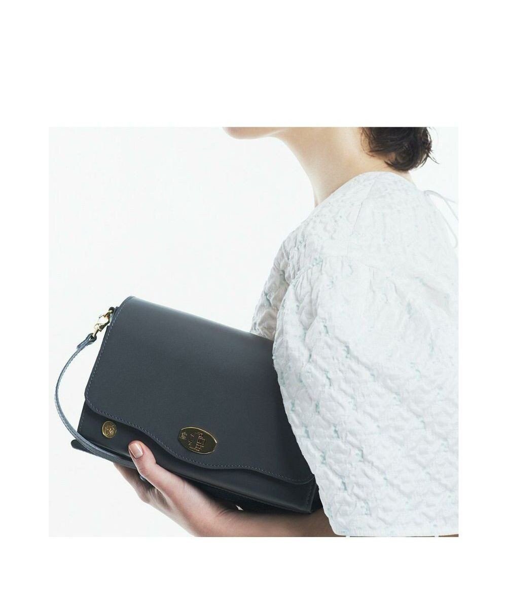 【アクセソワドゥマドモワゼルジャップ/A.D.M.J】の【牛革】ヴィッテリアルマスクエアショルダー インテリア・キッズ・メンズ・レディースファッション・服の通販 founy(ファニー) 　ファッション　Fashion　レディースファッション　Fashion for Women　バッグ　Bags　イタリア　Italy　クラシカル　Classical, Vintage-Inspired　ポケット　Pocket, Pocket Detail　モチーフ　Motif, Design Theme　GRA|ID: prp329100004763859 ipo3291000000034485270