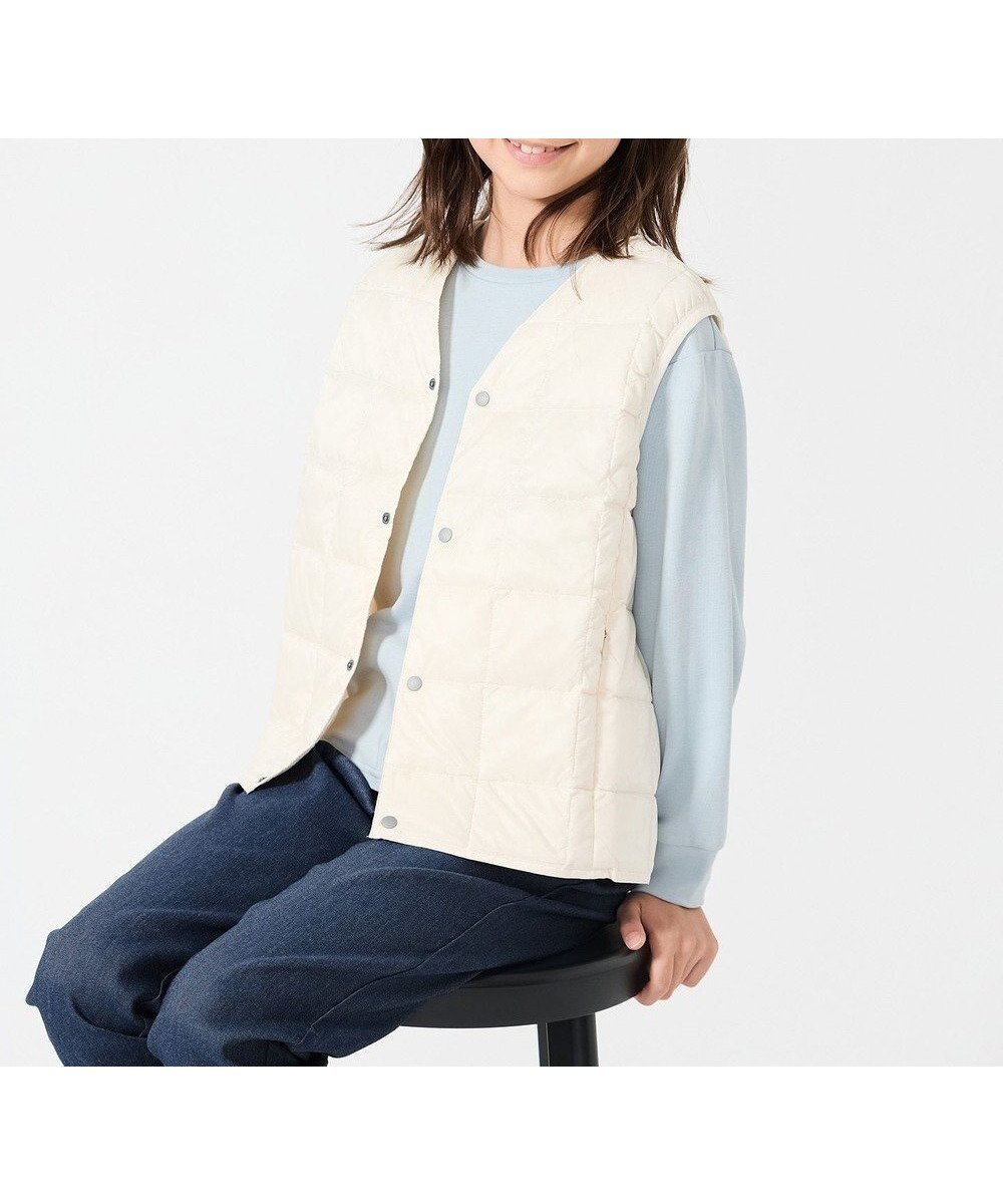 【アンフィーロ/UNFILO / KIDS】の【120-150cm】TAION Vネック ダウンベスト(UNISEX) インテリア・キッズ・メンズ・レディースファッション・服の通販 founy(ファニー) 　ファッション　Fashion　キッズファッション　Fashion for Kids　アウター　Coat Outerwear /Kids　ユニセックス　Unisex, Genderless　カットソー　Cut and Sewn Top　コラボ　Collaboration, Collab　コンパクト　Compact, Small Size　ジャケット　Jacket, Outerwear　ダウン　Down, Puffer　パーカー　Hoodie, Parka　フェザー　Feather, Feather Detail　ベスト　Vest, Waistcoat　人気　Popular, Best Seller　A/W・秋冬　Autumn/Winter　防寒　Cold Protection, Winter-Ready　オフホワイト|ID: prp329100004767445 ipo3291000000034556905