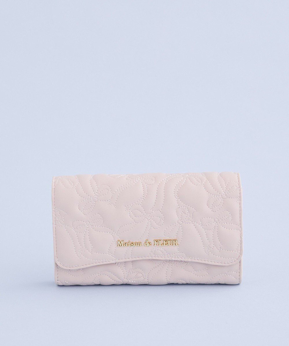 【メゾンドフルール/Maison de FLEUR】のリボンキルティングロングウォレット インテリア・キッズ・メンズ・レディースファッション・服の通販 founy(ファニー) 　ファッション　Fashion　レディースファッション　Fashion for Women　ミニ財布・二つ折り財布　Wallets & Card Cases　おすすめ　Recommended / Our Picks　キルティング　Quilted, Quilting　ギフト プレゼント　Gift / Present　ポケット　Pocket, Pocket Detail　メタル　Metal, Metal Parts　リボン　Ribbon, Bow　エレガント 上品　Elegant　財布　Wallet, Purse　Pink|ID: prp329100004767471 ipo3291000000034526463