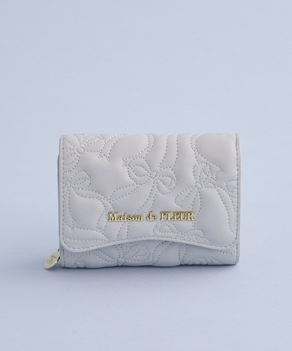 【メゾンドフルール/Maison de FLEUR】のリボンキルティングウォレット インテリア・キッズ・メンズ・レディースファッション・服の通販 founy(ファニー) ファッション Fashion レディースファッション Fashion for Women ミニ財布・二つ折り財布 Wallets & Card Cases おすすめ Recommended / Our Picks キルティング Quilted, Quilting ギフト プレゼント Gift / Present ポケット Pocket, Pocket Detail メタル Metal, Metal Parts リボン Ribbon, Bow エレガント 上品 Elegant 財布 Wallet, Purse Sax|ID: prp329100004767472 ipo3291000000034526468