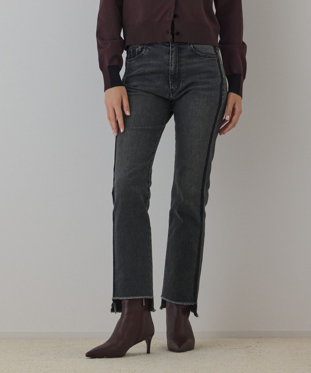 【グレース コンチネンタル/GRACE CONTINENTAL】のラインスリムデニムパンツ インテリア・キッズ・メンズ・レディースファッション・服の通販 founy(ファニー) ファッション Fashion レディースファッション Fashion for Women パンツ Pants & Trousers デニムパンツ・ジーンズ・美脚デニム Denim Jeans & Pants ストレッチ Stretch, Stretchy Fabric スリム Slim, Slim Fit デニム Denim, Jeans Material フレア Flare, Flared A/W・秋冬 Autumn/Winter ブラック|ID: prp329100004767542 ipo3291000000034526800