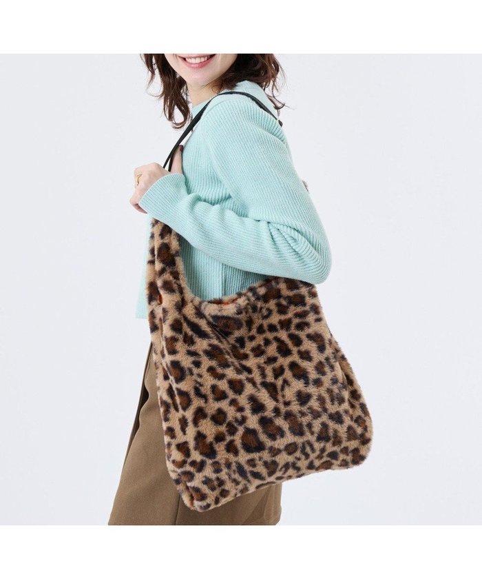 【レスポートサック/LeSportsac】のFUR SHOULDER TOTE/レオパードフラッフィーファー インテリア・キッズ・メンズ・レディースファッション・服の通販 founy(ファニー) https://founy.com/ ファッション Fashion レディースファッション Fashion for Women バッグ Bags オレンジ Orange シンプル Simple, Minimal フォルム Silhouette, Form ポケット Pocket, Pocket Detail マグネット Magnet, Magnetic Closure レオパード Leopard, Animal Print A/W・秋冬 Autumn/Winter |ID: prp329100004768418 ipo3291000000034536664