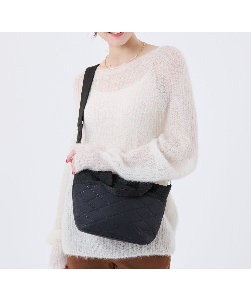 【レスポートサック/LeSportsac】のSMALL BUCKET TOTE/ブラッククロスデボス インテリア・キッズ・メンズ・レディースファッション・服の通販 founy(ファニー) 　ファッション　Fashion　レディースファッション　Fashion for Women　バッグ　Bags　コンパクト　Compact, Small Size　軽量　Lightweight, Ultra Light　ショルダー　Shoulder, Shoulder Strap　シンプル　Simple, Minimal　スタイリッシュ　Stylish, Fashionable　財布　Wallet, Purse　トラベル　Travel, Travel Gear　プリント　Print, Printed Pattern　ポケット　Pocket, Pocket Detail　ポシェット　Pochette, Mini Bag　おすすめ　Recommended / Our Picks　旅行　Travel　エレガント 上品　Elegant　ギフト プレゼント　Gift / Present　ブラッククロスデボス|ID: prp329100004768421 ipo3291000000034536671