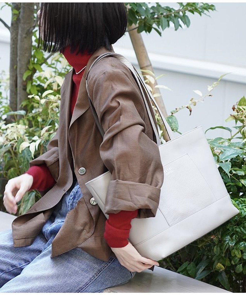 【ユーシ/YUSHI】のEPICE-TOTEBAG トートバッグ インテリア・キッズ・メンズ・レディースファッション・服の通販 founy(ファニー) ファッション Fashion レディースファッション Fashion for Women バッグ Bags コンパクト Compact, Small Size ショルダー Shoulder, Shoulder Strap シンプル Simple, Minimal スタンダード Standard, Basic トレンド Trend, Trending Now 定番 Standard, Basic Item バランス Balance, Style Balance フォルム Silhouette, Form ポケット Pocket, Pocket Detail ラップ Wrap, Wrap Design ライトグレー|ID: prp329100004770371 ipo3291000000034556112