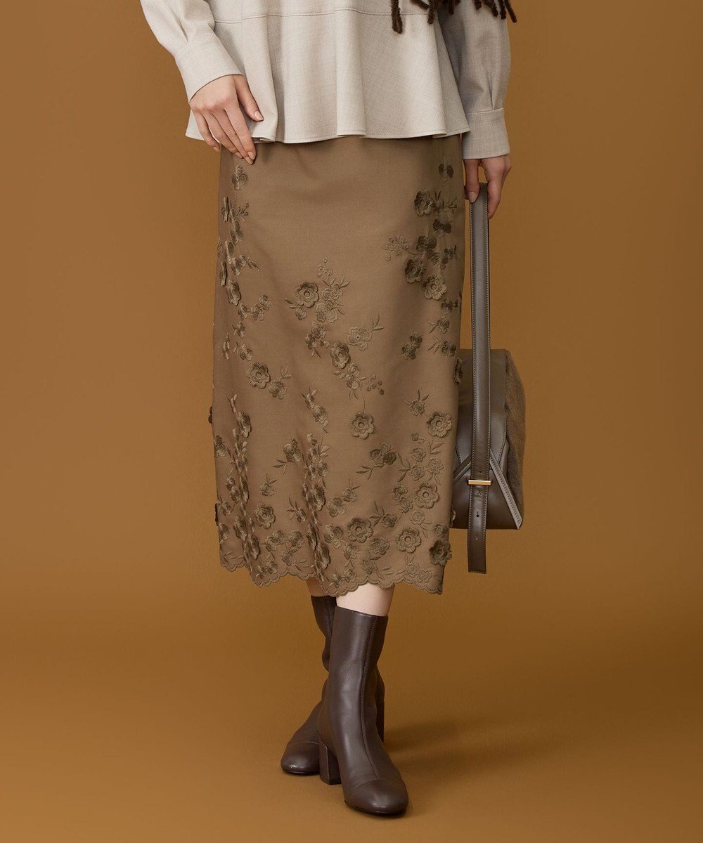 【自由区/JIYU-KU】の【SHIHOさん着用】エンブロイダリー スカート インテリア・キッズ・メンズ・レディースファッション・服の通販 founy(ファニー) 　ファッション　Fashion　レディースファッション　Fashion for Women　スカート　Skirts　エンブロイダリー　Embroidery Design　ストレート　Straight, Straight Cut　ツイル　Twist, Twisted Detail　モチーフ　Motif, Design Theme　夏　Summer　春　Spring　S/S・春夏　SS, Spring/Summer, Warm Season　モカ|ID: prp329100004771245 ipo3291000000034566129