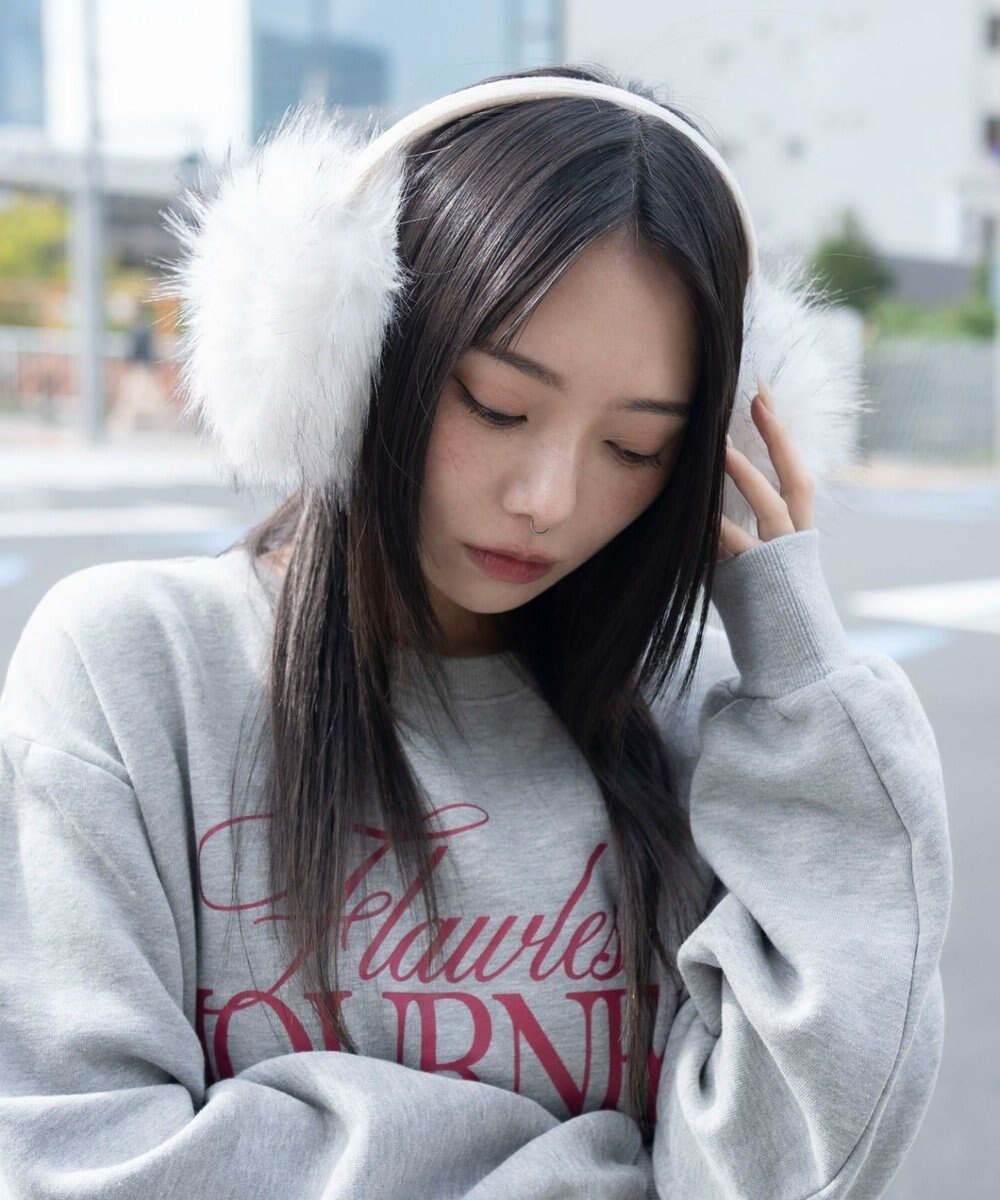 【ウィゴー/WEGO】のボリュームMIXファーイヤーマフ インテリア・キッズ・メンズ・レディースファッション・服の通販 founy(ファニー) ファッション Fashion レディースファッション Fashion for Women スマホ Smartphone, Mobile Device 冬 Winter / This Winter A/W・秋冬 Autumn/Winter ホワイト|ID: prp329100004771308 ipo3291000000034566453