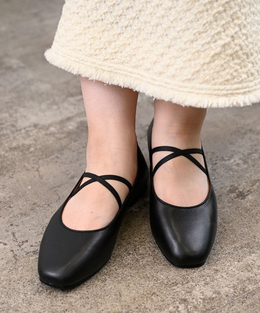 【アポム/APOM】のクロスストラップバレリーナ15 インテリア・キッズ・メンズ・レディースファッション・服の通販 founy(ファニー) 　ファッション　Fashion　レディースファッション　Fashion for Women　インソール　Shoe Insole　クッション　Cushion, Throw Pillow　シューズ　Shoes, Footwear　スマート　Smart, Elegant　ソックス　Socks, Hosiery　タイツ　Tights, Legwear　バランス　Balance, Style Balance　バレエ　Ballet, Ballet Style　フェミニン　Feminine, Girly　ライニング　Inner Lining, Inner Fabric, Lined　ラップ　Wrap, Wrap Design　ブラック|ID: prp329100004771433 ipo3291000000034817796