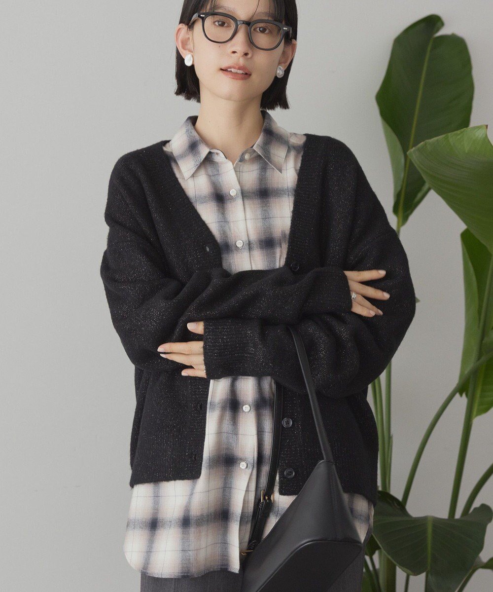 【アメリカンホリック/AMERICAN HOLIC】のVネックラメニットカーディガン インテリア・キッズ・メンズ・レディースファッション・服の通販 founy(ファニー) 　ファッション　Fashion　レディースファッション　Fashion for Women　トップス・カットソー　Cut & Sew Tops　ニット　Knit Tops & Sweaters　カーディガン・羽織り　Layered Style Cardigans　Vネックトップス　V-Neck Tops / V-Cut Neckline Shirts　アメリカン　American Style　カーディガン　Cardigan, Knitwear　スタイリッシュ　Stylish, Fashionable　フロント　Front, Front Design　ベーシック　Basic, Essential　ポケット　Pocket, Pocket Detail　ロング　Long, Long-Length　A/W・秋冬　Autumn/Winter　Black|ID: prp329100004774392 ipo3291000000034605302