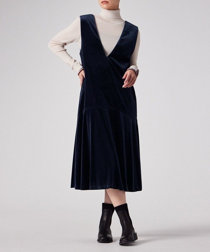 【ポール スミス/Paul Smith】のマットベロア ノースリーブドレス インテリア・キッズ・メンズ・レディースファッション・服の通販 founy(ファニー) https://founy.com/ ファッション Fashion レディースファッション Fashion for Women ワンピース Dresses フォーマル・パーティードレス・結婚式用ドレス Elegant & Casual Dresses 冬 Winter / This Winter おすすめ Recommended / Our Picks ドレス Dress, One-Piece ノースリーブ Sleeveless, No-Sleeve ハイネック High Neck, Mock Neck フェミニン Feminine, Girly フレア Flare, Flared ベロア Velour, Soft Velvet A/W・秋冬 Autumn/Winter |ID: prp329100004774415 ipo3291000000034630790