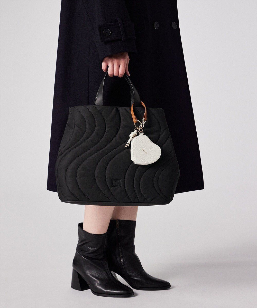 【ポール スミス/Paul Smith】のキルティングスワール 2wayトートバッグ 人気、トレンドファッション・服の通販 founy(ファニー) 　ファッション　Fashion　レディースファッション　Fashion for Women　バッグ　Bags　キルト　Quilt, Quilted Fabric　シンプル　Simple, Minimal　タフタ　Taffeta, Structured Fabric　ドレープ　Drape, Draping Fabric　なめらか　Smooth, Silky Texture　フォルム　Silhouette, Form　ボンディング　Bonding, Bonded Fabric　 other-1|ID: prp329100004774461 ipo3291000000034696410