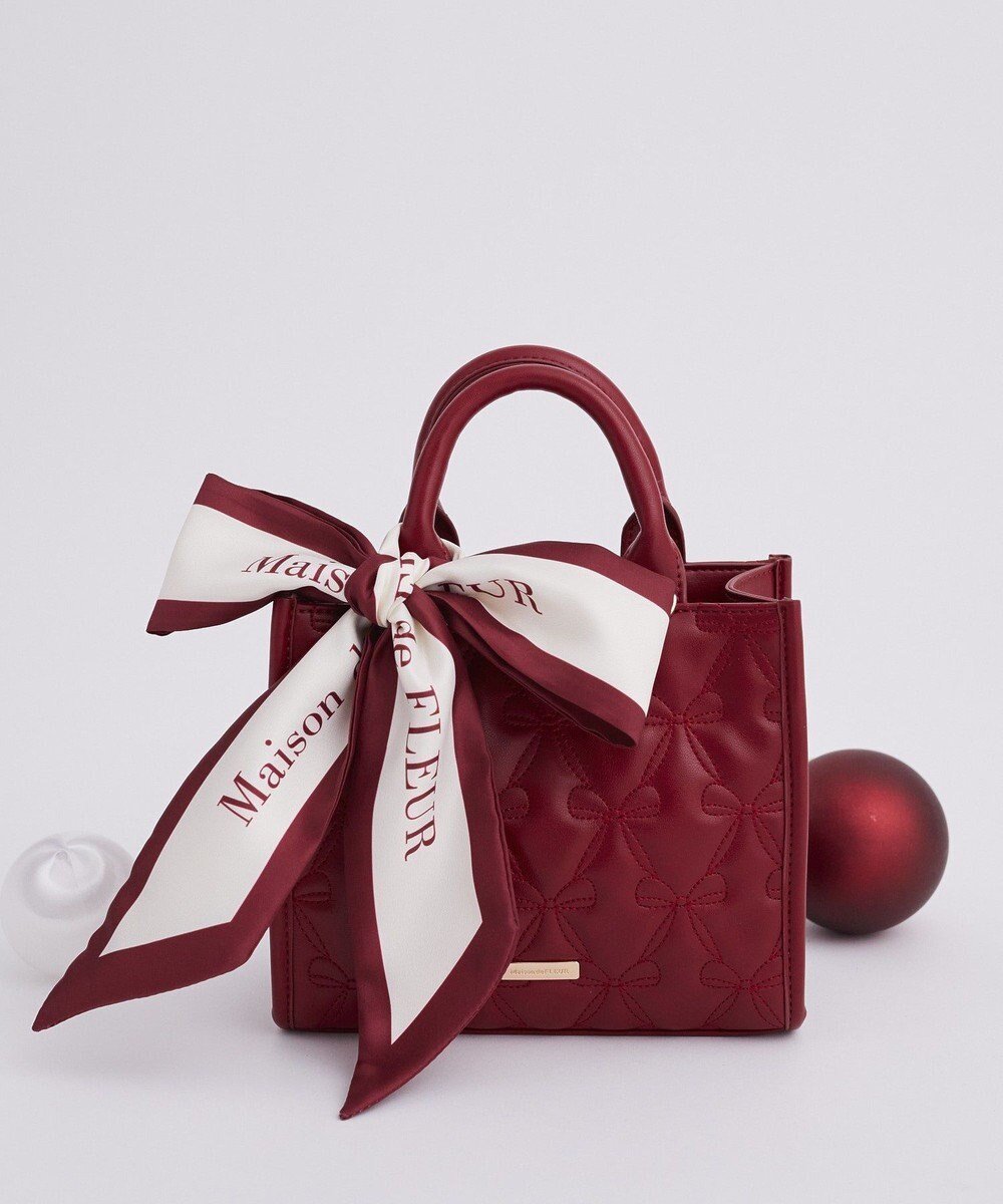 【メゾンドフルール/Maison de FLEUR】のスカーフ付きリボンキルティングスクエアトート 人気、トレンドファッション・服の通販 founy(ファニー) 　ファッション　Fashion　レディースファッション　Fashion for Women　バッグ　Bags　おすすめ　Recommended / Our Picks　キルティング　Quilted, Quilting　ショルダー　Shoulder, Shoulder Strap　スカーフ　Scarf, Neckwear　チャーム　Charm, Pendant　リボン　Ribbon, Bow　人気　Popular, Best Seller　 other-1|ID: prp329100004774569 ipo3291000000034606270