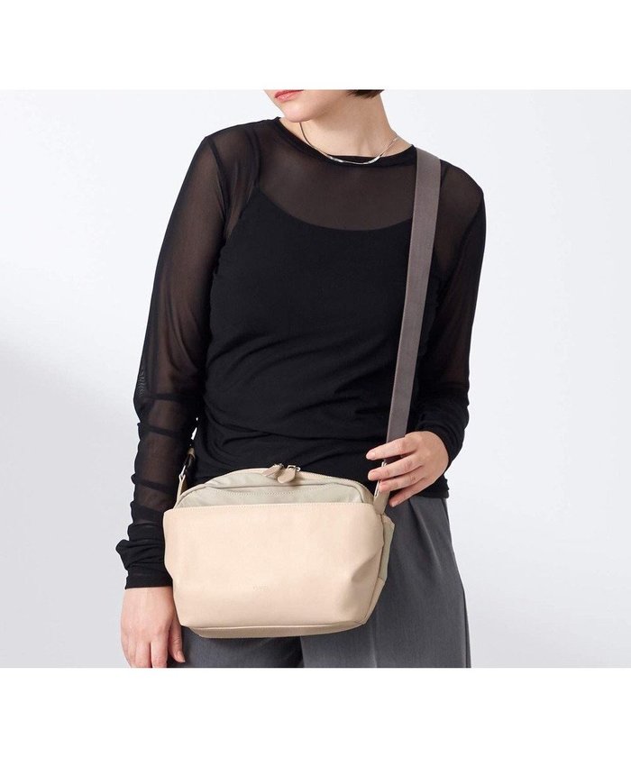 【イザック/Y'SACCS】のシルキーリュクスショルダーバッグ インテリア・キッズ・メンズ・レディースファッション・服の通販 founy(ファニー) https://founy.com/ ファッション Fashion レディースファッション Fashion for Women バッグ Bags スマート Smart, Elegant ドレープ Drape, Draping Fabric ポケット Pocket, Pocket Detail マグネット Magnet, Magnetic Closure マニッシュ Mannish, Boyish リュクス Luxury, Elegant, High-End, Chic エレガント 上品 Elegant |ID: prp329100004774586 ipo3291000000034606339