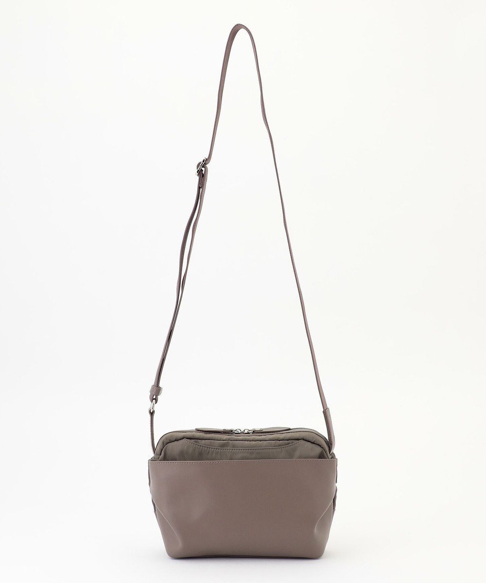 【イザック/Y'SACCS】のシルキーリュクスショルダーバッグ インテリア・キッズ・メンズ・レディースファッション・服の通販 founy(ファニー) 　ファッション　Fashion　レディースファッション　Fashion for Women　バッグ　Bags　スマート　Smart, Elegant　ドレープ　Drape, Draping Fabric　ポケット　Pocket, Pocket Detail　マグネット　Magnet, Magnetic Closure　マニッシュ　Mannish, Boyish　リュクス　Luxury, Elegant, High-End, Chic　エレガント 上品　Elegant　ベージュ系その他|ID: prp329100004774586 ipo3291000000034606343