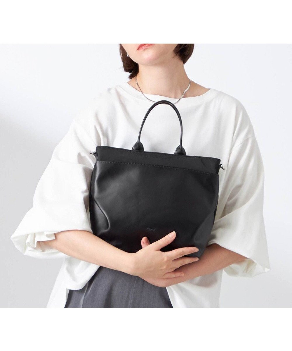 【イザック/Y'SACCS】のシルキーリュクス2WAYトートバッグ インテリア・キッズ・メンズ・レディースファッション・服の通販 founy(ファニー) 　ファッション　Fashion　レディースファッション　Fashion for Women　バッグ　Bags　スマート　Smart, Elegant　ドレープ　Drape, Draping Fabric　ポケット　Pocket, Pocket Detail　マグネット　Magnet, Magnetic Closure　マニッシュ　Mannish, Boyish　リュクス　Luxury, Elegant, High-End, Chic　エレガント 上品　Elegant　ブラック|ID: prp329100004774587 ipo3291000000034606346