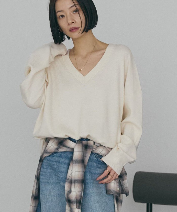 【アメリカンホリック/AMERICAN HOLIC】のバイパチVネックニットプルオーバー インテリア・キッズ・メンズ・レディースファッション・服の通販 founy(ファニー) https://founy.com/ ファッション Fashion レディースファッション Fashion for Women トップス・カットソー Cut & Sew Tops ニット Knit Tops & Sweaters カジュアルプルオーバー・ニットトップス Pullovers & Knit Tops / Casual Pullovers Vネックトップス V-Neck Tops / V-Cut Neckline Shirts アメリカン American Style スタイリッシュ Stylish, Fashionable セーター Sweater, Knitwear ボックス Boxy, Box Shape ポケット Pocket, Pocket Detail A/W・秋冬 Autumn/Winter |ID: prp329100004774593 ipo3291000000034685978