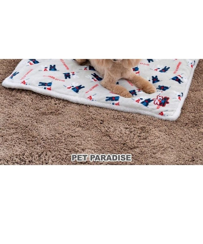 【ペットパラダイス/PET PARADISE / GOODS】のリサとガスパール 遠赤外線 ボアマット 角型《頬杖柄》 インテリア・キッズ・メンズ・レディースファッション・服の通販 founy(ファニー) https://founy.com/ パール Pearl, Pearl Accent ブランケット Blanket, Throw Blanket 犬 Dog 猫 Cat, Kitty 秋 Autumn 防寒 Cold Protection, Winter-Ready ホーム・キャンプ・アウトドア・お取り寄せ Home Living / Home & Lifestyle / Camping Gear / Outdoor Camping ペットグッズ Pet Supplies |ID: prp329100004775466 ipo3291000000034615826