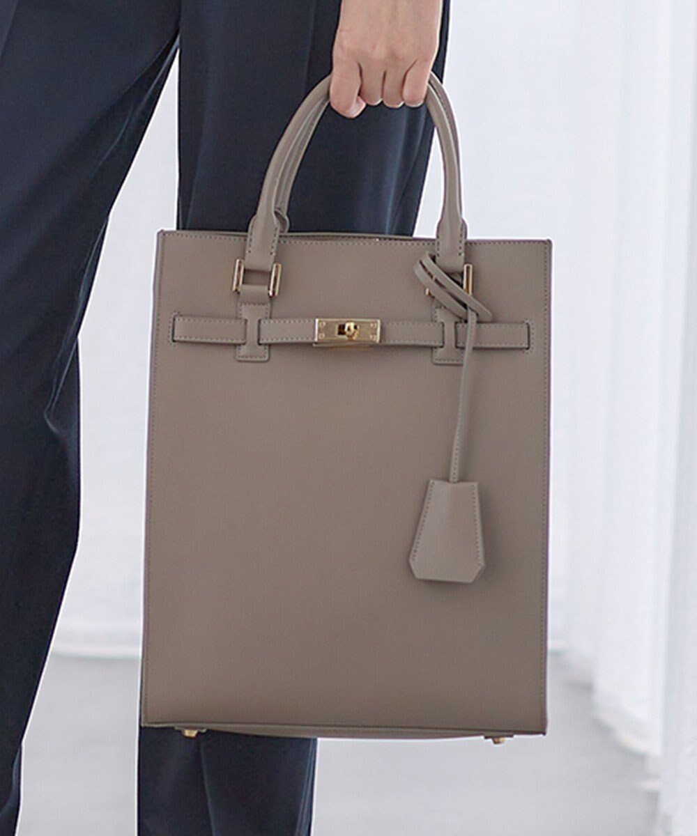 【23区/NIJYUSANKU】のベルト付き トート バッグ インテリア・キッズ・メンズ・レディースファッション・服の通販 founy(ファニー) 　ファッション　Fashion　レディースファッション　Fashion for Women　バッグ　Bags　ベルト&ウエストマーク　Belts & Waist Accessories　シンプル　Simple, Minimal　セレモニー　Ceremony　フェミニン　Feminine, Girly　リュクス　Luxury, Elegant, High-End, Chic　ブラウン系|ID: prp329100004775559 ipo3291000000034616570