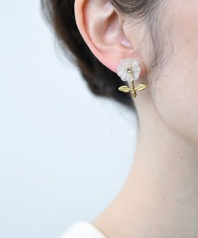 【モンシロ/monshiro】のダリアプチピアス 人気、トレンドファッション・服の通販 founy(ファニー) ファッション Fashion レディースファッション Fashion for Women アクセサリー Fashion Accessories イヤリング Earrings ジュエリー Jewelry, Accessories パーティ Party, Party Style ボックス Boxy, Box Shape モチーフ Motif, Design Theme おすすめ Recommended / Our Picks セレモニー Ceremony 結婚式 Wedding |ID:prp329100004775571