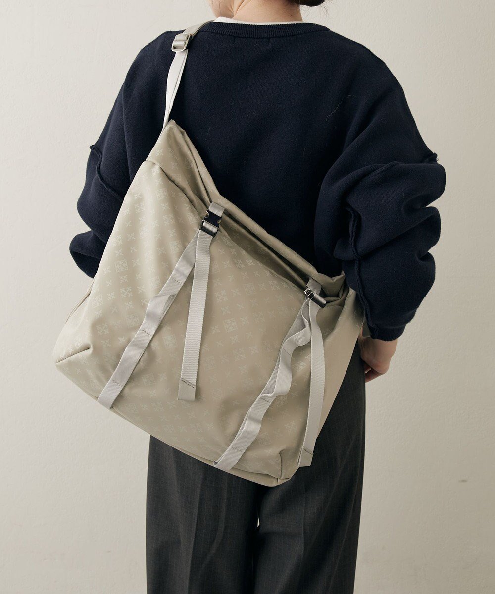 【ラシット/russet】のナイロンジャガードメタルバックルショルダーバッグ L(CE-1656) インテリア・キッズ・メンズ・レディースファッション・服の通販 founy(ファニー) 　ファッション　Fashion　レディースファッション　Fashion for Women　バッグ　Bags　アウトドア　Outdoor Clothing　クール　Cool, Chic　ショルダー　Shoulder, Shoulder Strap　シンプル　Simple, Minimal　ジャカード／ジャガード　Jacquard, Woven Pattern　スタイリッシュ　Stylish, Fashionable　スマホ　Smartphone, Mobile Device　なめらか　Smooth, Silky Texture　フォルム　Silhouette, Form　ポケット　Pocket, Pocket Detail　ミックス　Mix, Mixed Style　モダン　Modern, Contemporary　再入荷　Restock / Back in Stock　おすすめ　Recommended / Our Picks　日本製　Made In Japan　エレガント 上品　Elegant　ビジネス 仕事 通勤　Business / Work / Commuting　Ecru|ID: prp329100004775577 ipo3291000000034616816
