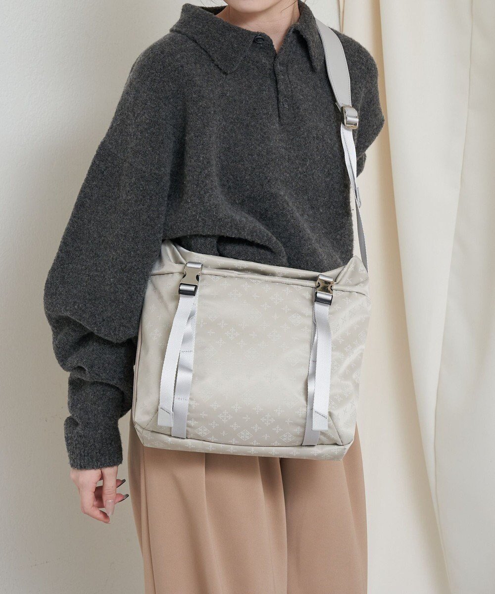 【ラシット/russet】のナイロンジャガードメタルバックルショルダーバッグ M(CE-1671) インテリア・キッズ・メンズ・レディースファッション・服の通販 founy(ファニー) 　ファッション　Fashion　レディースファッション　Fashion for Women　バッグ　Bags　アウトドア　Outdoor Clothing　クール　Cool, Chic　コンパクト　Compact, Small Size　ショルダー　Shoulder, Shoulder Strap　シンプル　Simple, Minimal　ジャカード／ジャガード　Jacquard, Woven Pattern　財布　Wallet, Purse　なめらか　Smooth, Silky Texture　バランス　Balance, Style Balance　フォルム　Silhouette, Form　フロント　Front, Front Design　ポケット　Pocket, Pocket Detail　ミックス　Mix, Mixed Style　モダン　Modern, Contemporary　無地　Plain, Solid Color　再入荷　Restock / Back in Stock　おすすめ　Recommended / Our Picks　日本製　Made In Japan　エレガント 上品　Elegant　Ecru|ID: prp329100004775578 ipo3291000000034616825
