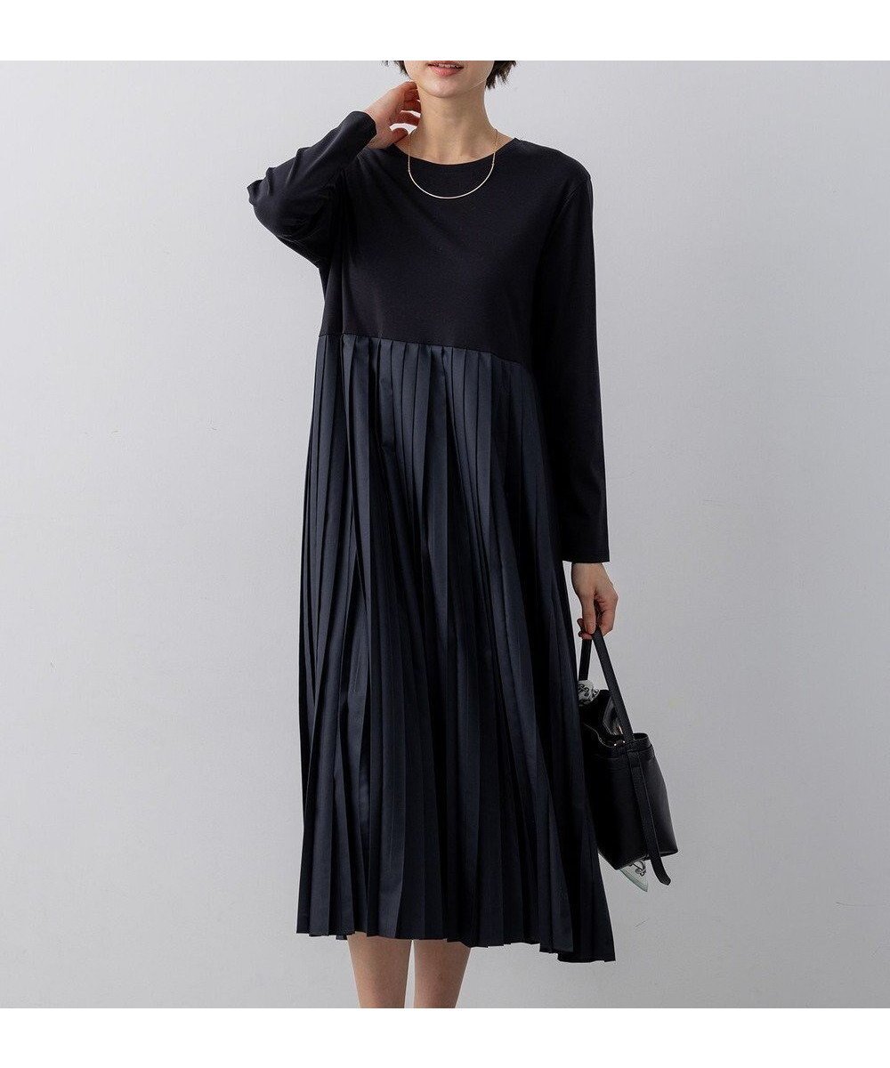 【23区/NIJYUSANKU】のニットセットアップ プリーツコンビ ワンピース インテリア・キッズ・メンズ・レディースファッション・服の通販 founy(ファニー) 　ファッション　Fashion　レディースファッション　Fashion for Women　ワンピース　Dresses　イタリア　Italy　カットソー　Cut and Sewn Top　コンビ　Combo, Combination Style　シルケット　Silket, Silky Cotton　ストレート　Straight, Straight Cut　スリット　Slit, Slit Detail　セットアップ　Set-Up, Coordinated Outfit　ドッキング　Docking, Mixed Material　長袖　Long Sleeve, Full Sleeve　プリーツ　Pleats, Pleated　ベーシック　Basic, Essential　A/W・秋冬　Autumn/Winter　冬　Winter / This Winter　2025年　2025　2025-2026秋冬・A/W　Autumn/Winter 2025–26 AW25–26　ブラック系|ID: prp329100004775603 ipo3291000000034981686