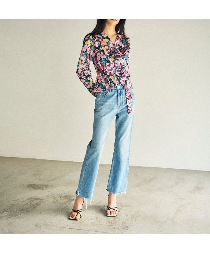 【グレース コンチネンタル/GRACE CONTINENTAL】のグラデフラワープリントトップ インテリア・キッズ・メンズ・レディースファッション・服の通販 founy(ファニー) https://founy.com/ ファッション Fashion レディースファッション Fashion for Women トップス・カットソー Cut & Sew Tops シャツ・ブラウス・オフィスカジュアル Elegant Blouses & Button-Ups 花柄・フラワープリント・モチーフ Floral Prints & Motifs / Flower Pattern Tops イタリア Italy エレガント 上品 Elegant カシュクール Wrap Design グラデーション Gradient, Ombre フラワー Flower, Floral プリント Print, Printed Pattern ペプラム Peplum, Flared Hem リボン Ribbon, Bow 夏 Summer 春 Spring S/S・春夏 SS, Spring/Summer, Warm Season |ID: prp329100004776849 ipo3291000000034630060