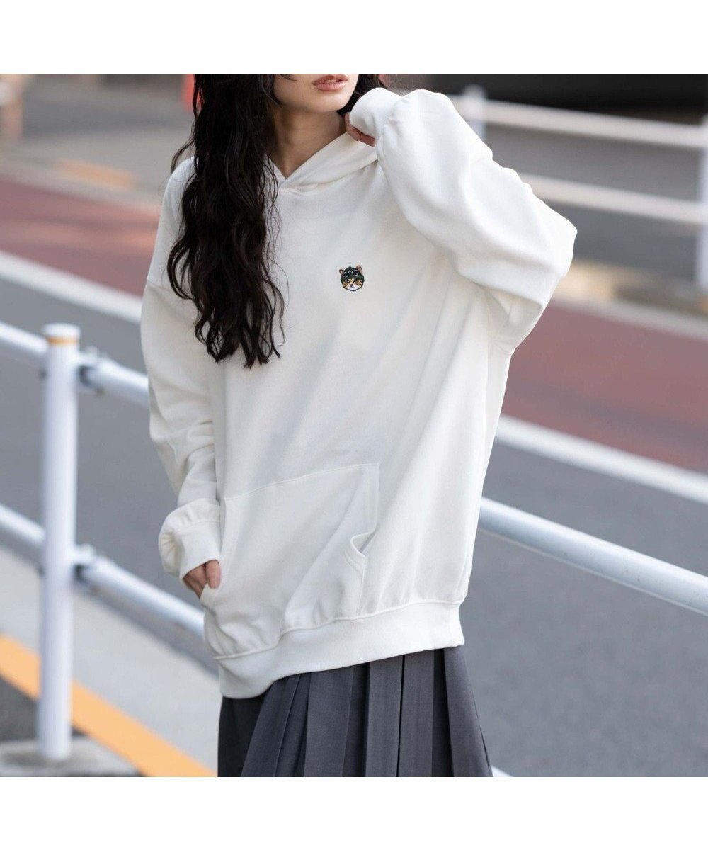 【ウィゴー/WEGO】の【ユニセックス着用ITEM/SMLサイズ展開/裏起毛】ワンポイント刺繍プルパーカー インテリア・キッズ・メンズ・レディースファッション・服の通販 founy(ファニー) 　ファッション　Fashion　レディースファッション　Fashion for Women　トップス・カットソー　Cut & Sew Tops　レディースパーカー・カジュアルフーディー　Casual Hoodies & Sweatshirts　春　Spring　秋　Autumn　カーゴパンツ　Cargo Pants, Utility Pants　グラフィック　Graphic, Graphic Design　ショーツ　Shorts, Short Pants　シンプル　Simple, Minimal　スマホ　Smartphone, Mobile Device　デニム　Denim, Jeans Material　トレンド　Trend, Trending Now　長袖　Long Sleeve, Full Sleeve　パーカー　Hoodie, Parka　ベーシック　Basic, Essential　メンズ　Men's, Menswear　ワンポイント　One Point, Statement Accent　冬　Winter / This Winter　A/W・秋冬　Autumn/Winter　おすすめ　Recommended / Our Picks　ホワイト|ID: prp329100004777451 ipo3291000000034758509