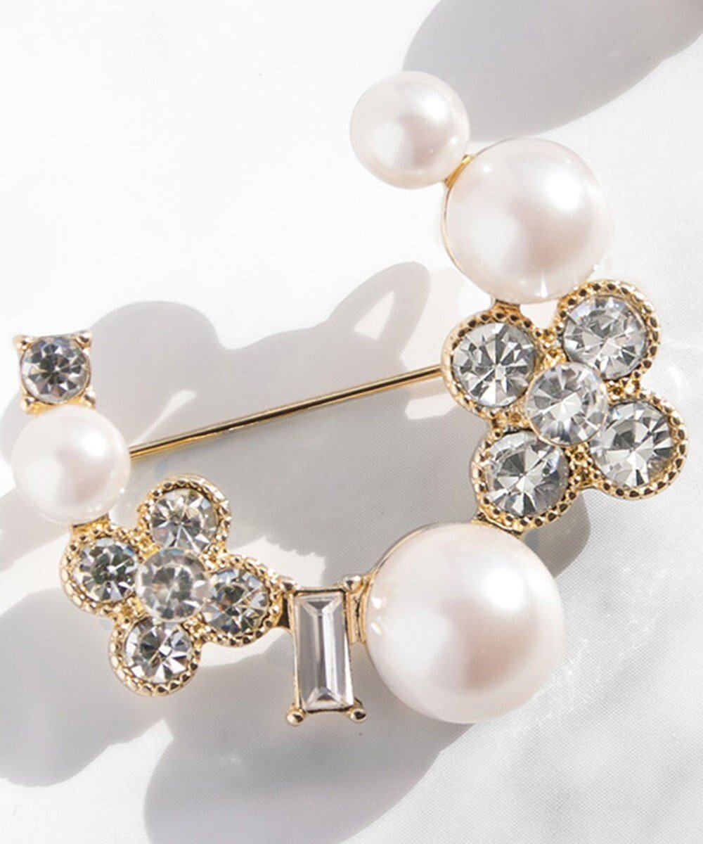 【トッカ/TOCCA】のWITH FLORA 2WAY BROOCH NECKLACE ブローチネックレス インテリア・キッズ・メンズ・レディースファッション・服の通販 founy(ファニー) 　ファッション　Fashion　レディースファッション　Fashion for Women　ジュエリー　Jewelry　ネックレス　Necklaces & Pendants　アクセサリー　Fashion Accessories　シンプル　Simple, Minimal　チェーン　Chain, Chain Strap　ドレス　Dress, One-Piece　ネックレス　Necklace, Pendant Necklace　パール　Pearl, Pearl Accent　ビジュー　Bijou, Jewel-like Accent　フォルム　Silhouette, Form　フラワー　Flower, Floral　ブローチ　Brooch, Pin Brooch　モチーフ　Motif, Design Theme　ワンポイント　One Point, Statement Accent　S/S・春夏　SS, Spring/Summer, Warm Season　夏　Summer　セレモニー　Ceremony　2026年　2026　ゴールド系|ID: prp329100004778240 ipo3291000000035715473