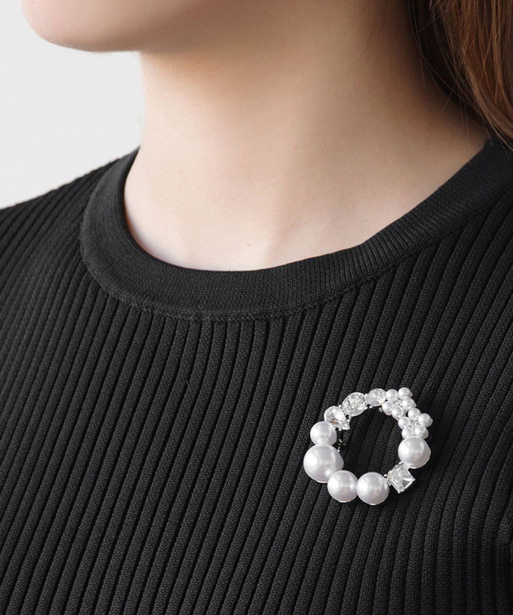 【トッカ/TOCCA】のPEARL INNOCENCE 2WAY BROOCH NECKLACE ブローチネックレス インテリア・キッズ・メンズ・レディースファッション・服の通販 founy(ファニー) ファッション Fashion レディースファッション Fashion for Women ジュエリー Jewelry ネックレス Necklaces & Pendants 2026年 2026 アクセサリー Fashion Accessories エレガント 上品 Elegant サークル Circle, Round Design シンプル Simple, Minimal セレモニー Ceremony チェーン Chain, Chain Strap ドレス Dress, One-Piece ネックレス Necklace, Pendant Necklace パール Pearl, Pearl Accent ビジュー Bijou, Jewel-like Accent フェミニン Feminine, Girly フォルム Silhouette, Form ブローチ Brooch, Pin Brooch ランダム Random, Irregular ワンポイント One Point, Statement Accent 夏 Summer S/S・春夏 SS, Spring/Summer, Warm Season シルバー系|ID: prp329100004778241 ipo3291000000034959673