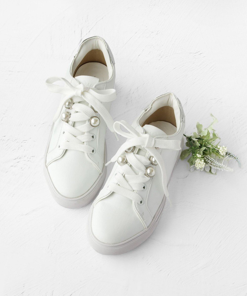【トッカ/TOCCA】の【晴雨兼用】PEARL POINT RAIN SNEAKERS スニーカー 人気、トレンドファッション・服の通販 founy(ファニー) 　ファッション　Fashion　レディースファッション　Fashion for Women　クッション　Cushion, Throw Pillow　抗菌　Antibacterial, Bacteria-Resistant　スニーカー　Sneakers, Trainers　パール　Pearl, Pearl Accent　フェミニン　Feminine, Girly　リュクス　Luxury, Elegant, High-End, Chic　レース　Lace, Lace Fabric　ロマンティック　Romantic, Feminine Style　S/S・春夏　SS, Spring/Summer, Warm Season　夏　Summer　エレガント 上品　Elegant　2026年　2026　 other-1|ID: prp329100004779982 ipo3291000000034674386