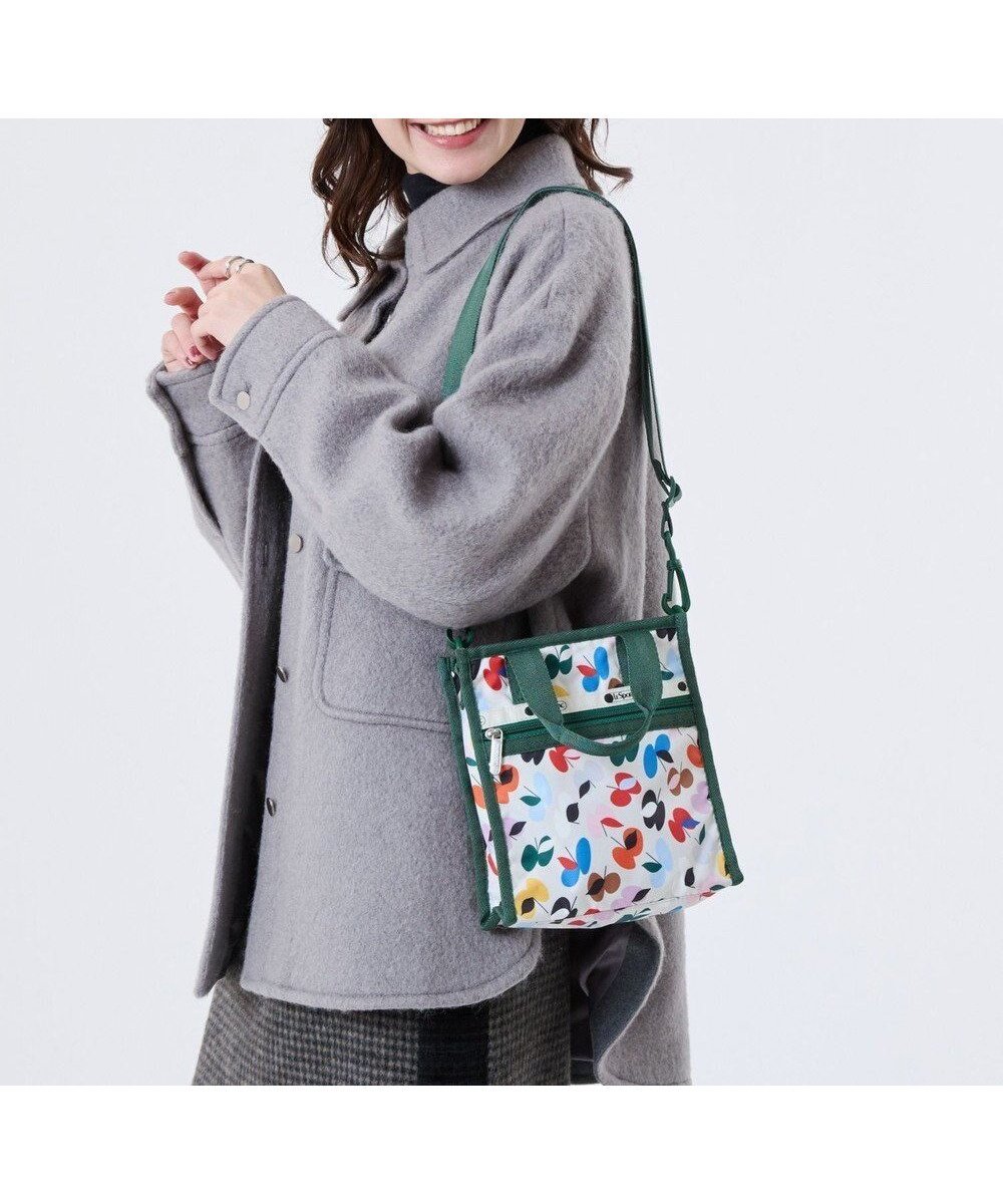 【レスポートサック/LeSportsac】のMINI N/S TOTE/シティオブアップルズ 人気、トレンドファッション・服の通販 founy(ファニー) 　ファッション　Fashion　レディースファッション　Fashion for Women　バッグ　Bags　アウトドア　Outdoor Clothing　コレクション　Collection, Seasonal Line　スクエア　Square, Square Shape　スマート　Smart, Elegant　財布　Wallet, Purse　ニューヨーク　New York, NYC Style　プリント　Print, Printed Pattern　ポケット　Pocket, Pocket Detail　ポーチ　Pouch, Small Case　モチーフ　Motif, Design Theme　ワーク　Workwear, Utility Style　おすすめ　Recommended / Our Picks　旅行　Travel　 other-1|ID: prp329100004780070 ipo3291000000035697242