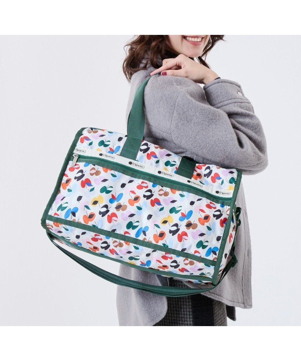 【レスポートサック/LeSportsac】のDELUXE MED WEEKENDER/シティオブアップルズ インテリア・キッズ・メンズ・レディースファッション・服の通販 founy(ファニー) ファッション Fashion レディースファッション Fashion for Women コレクション Collection, Seasonal Line トラベル Travel, Travel Gear ニューヨーク New York, NYC Style プリント Print, Printed Pattern ボストンバッグ Boston Bag, Retro Bag ポケット Pocket, Pocket Detail モチーフ Motif, Design Theme ワーク Workwear, Utility Style 旅行 Travel シティオブアップルズ|ID: prp329100004780075 ipo3291000000034674817