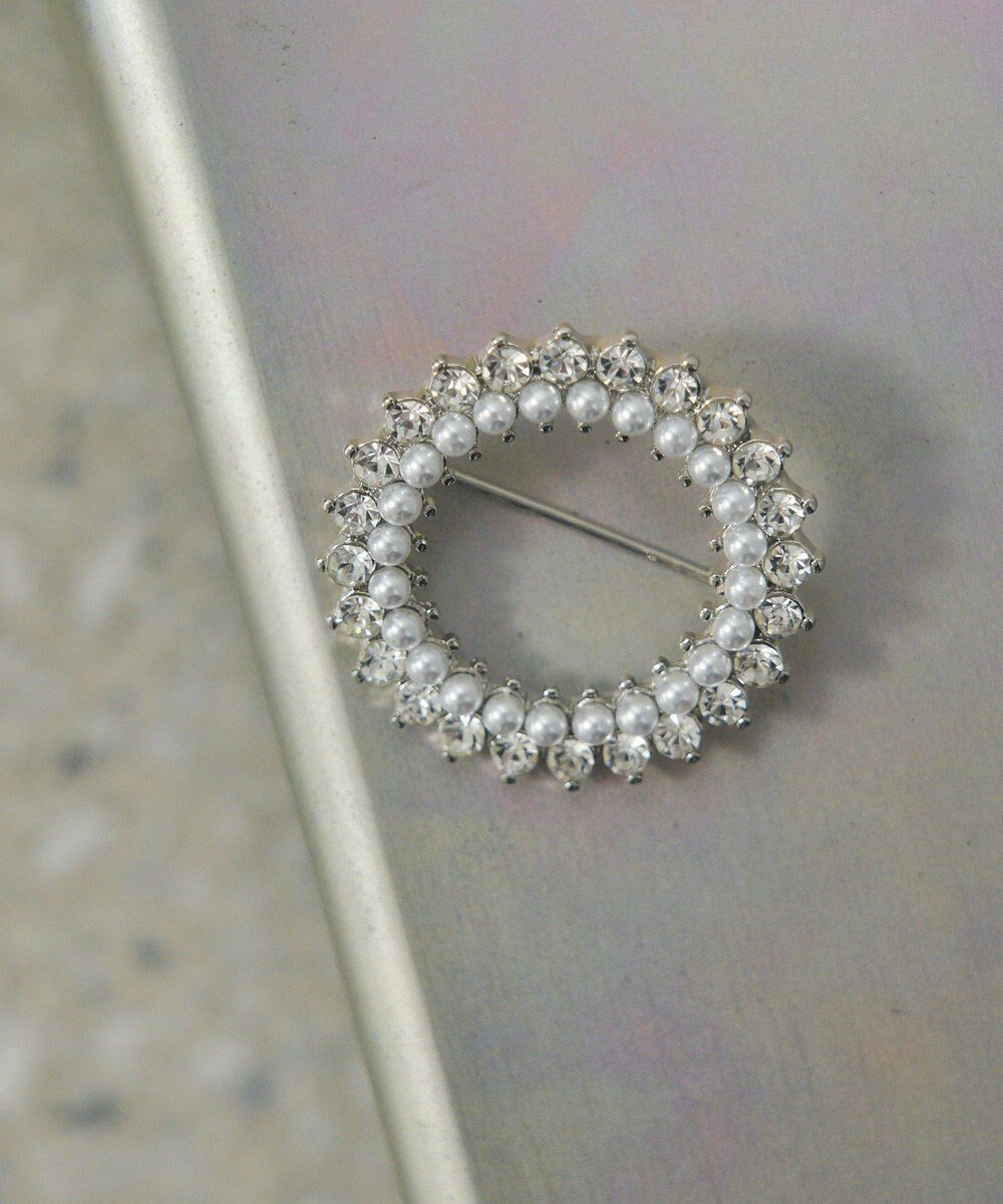 【イェッカ ヴェッカ/YECCA VECCA】のパールビジューサークルブローチ インテリア・キッズ・メンズ・レディースファッション・服の通販 founy(ファニー) ファッション Fashion レディースファッション Fashion for Women おすすめ Recommended / Our Picks アクセサリー Fashion Accessories サークル Circle, Round Design ストール Stole, Wrap セレモニー Ceremony パール Pearl, Pearl Accent ビジュー Bijou, Jewel-like Accent ブローチ Brooch, Pin Brooch ホリデーシーズン Holiday Season Silver|ID: prp329100004780098 ipo3291000000034674890