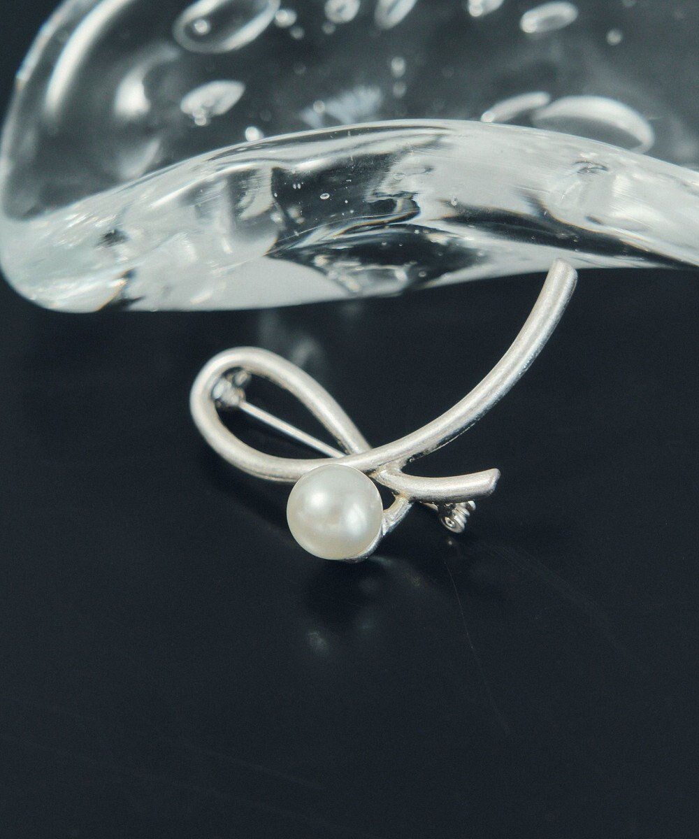 【イェッカ ヴェッカ/YECCA VECCA】のニュアンスラインパールブローチ 人気、トレンドファッション・服の通販 founy(ファニー) 　ファッション　Fashion　レディースファッション　Fashion for Women　おすすめ　Recommended / Our Picks　アクセサリー　Fashion Accessories　シンプル　Simple, Minimal　パール　Pearl, Pearl Accent　ブローチ　Brooch, Pin Brooch　メタル　Metal, Metal Parts　エレガント 上品　Elegant　 other-1|ID: prp329100004780099 ipo3291000000035704098