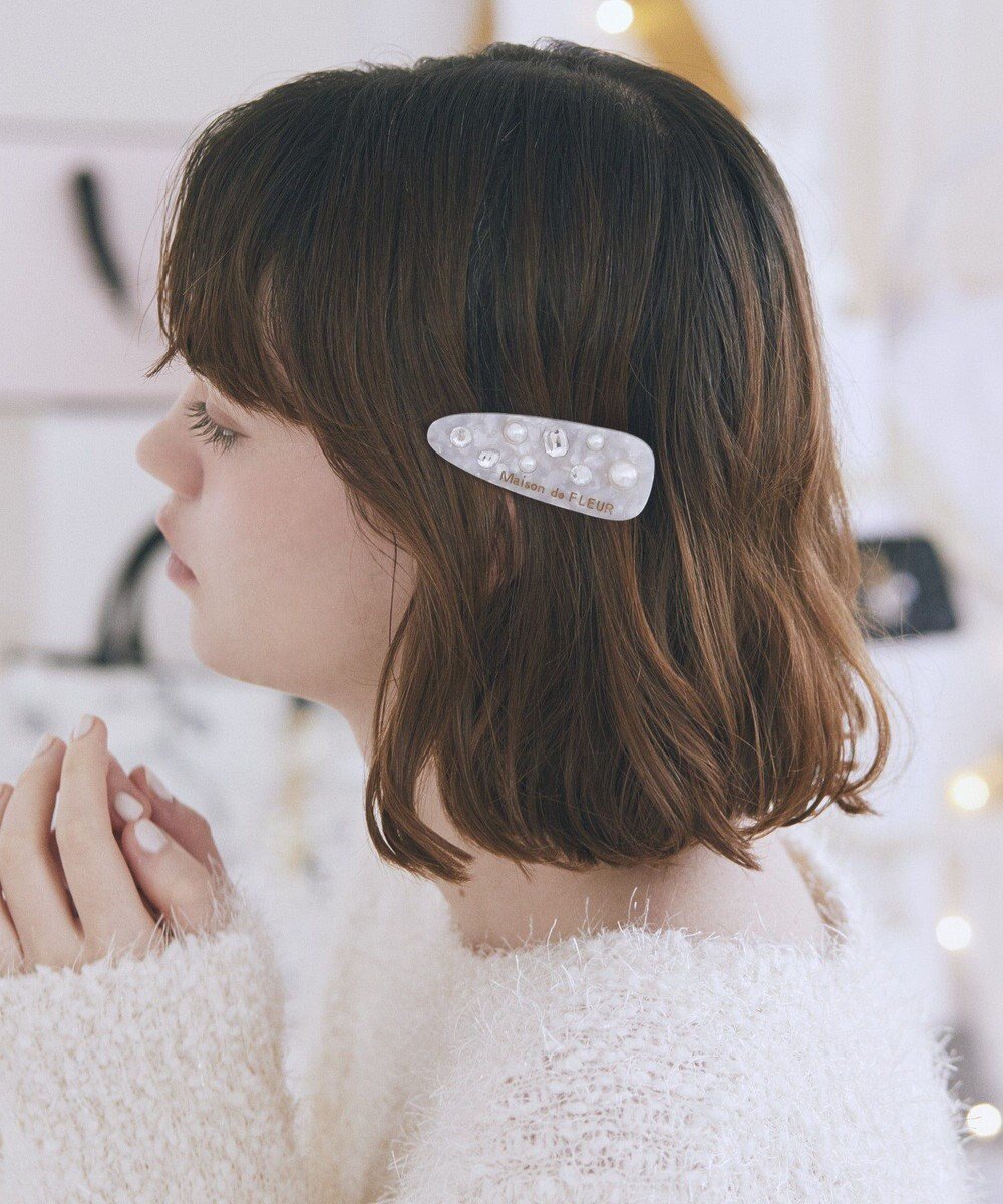 【メゾンドフルール/Maison de FLEUR】のビジューアセチクリップ インテリア・キッズ・メンズ・レディースファッション・服の通販 founy(ファニー) 　ファッション　Fashion　レディースファッション　Fashion for Women　シュシュ&ヘアアクセ/ヘアアレンジ　Scrunchies & Hair Accessories　おすすめ　Recommended / Our Picks　アクセサリー　Fashion Accessories　ギフト プレゼント　Gift / Present　ビジュー　Bijou, Jewel-like Accent　ホリデーシーズン　Holiday Season　ランダム　Random, Irregular　White|ID: prp329100004780120 ipo3291000000034674990