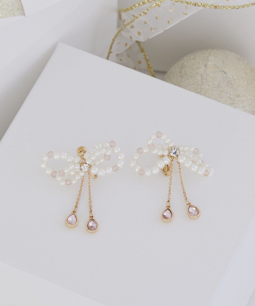 【メゾンドフルール/Maison de FLEUR】のパールリボンビジューイヤリング インテリア・キッズ・メンズ・レディースファッション・服の通販 founy(ファニー) ファッション Fashion レディースファッション Fashion for Women ジュエリー Jewelry ファッションリング Fashion Rings イヤリング・フープ・ドロップタイプ Hoop, Drop & Clip Earrings おすすめ Recommended / Our Picks アクセサリー Fashion Accessories イヤリング Earrings ギフト プレゼント Gift / Present パール Pearl, Pearl Accent ビジュー Bijou, Jewel-like Accent ホリデーシーズン Holiday Season リボン Ribbon, Bow エレガント 上品 Elegant Light Pink|ID: prp329100004780124 ipo3291000000035697287