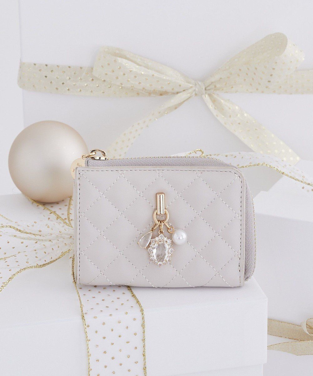 【メゾンドフルール/Maison de FLEUR】のビジューキーケース インテリア・キッズ・メンズ・レディースファッション・服の通販 founy(ファニー) 　ファッション　Fashion　レディースファッション　Fashion for Women　ミニ財布・二つ折り財布　Wallets & Card Cases　おすすめ　Recommended / Our Picks　アクセサリー　Fashion Accessories　キルティング　Quilted, Quilting　ギフト プレゼント　Gift / Present　ビジュー　Bijou, Jewel-like Accent　ホリデーシーズン　Holiday Season　エレガント 上品　Elegant　財布　Wallet, Purse　Light Pink|ID: prp329100004780131 ipo3291000000034675039